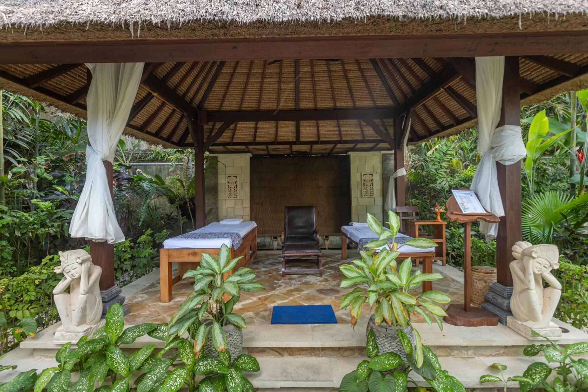 Villa Rumah Isah Candi Dasa  Exterior photo