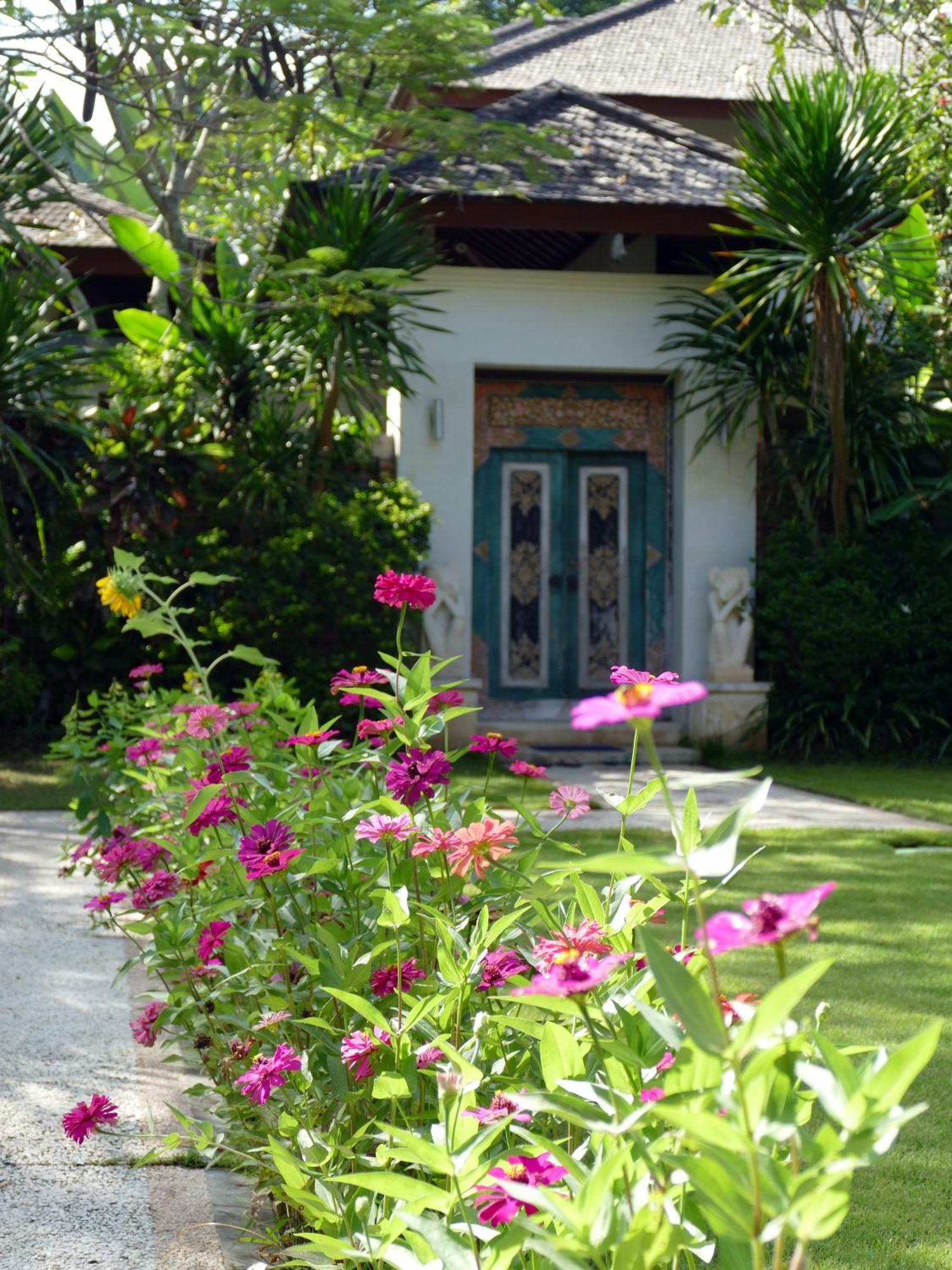 Villa Rumah Isah Candi Dasa  Exterior photo